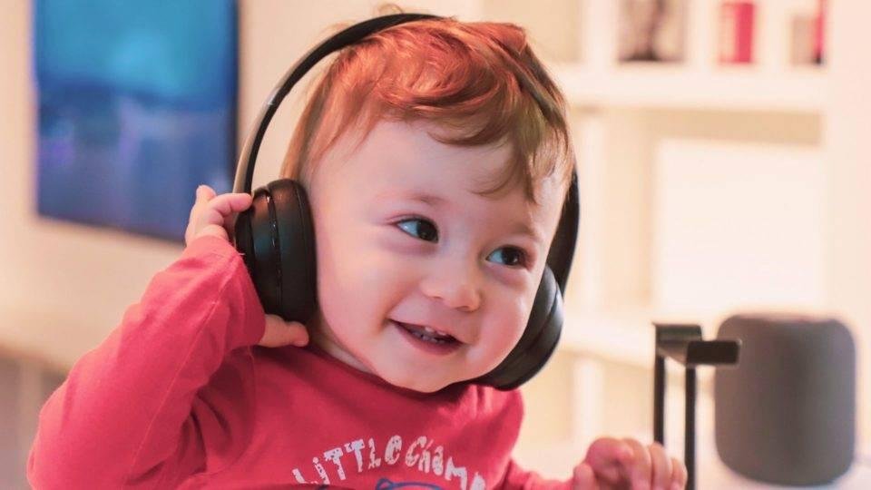 Como a música ajuda no aprendizado infantil 🎵📚