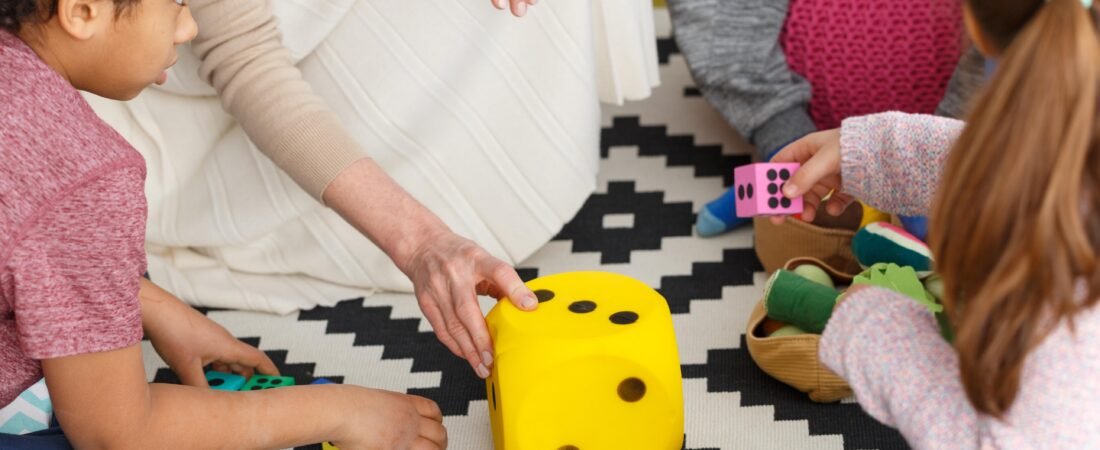 Como estimular a inteligência das crianças brincando 🧠🧸