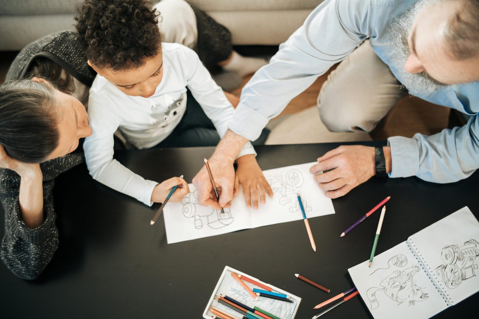 7 coisas que os pais inteligentes fazem para desenvolver seus filhos 🧠✨