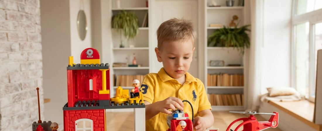 15 brincadeiras divertidas para fazer com crianças em casa 🧸🏠